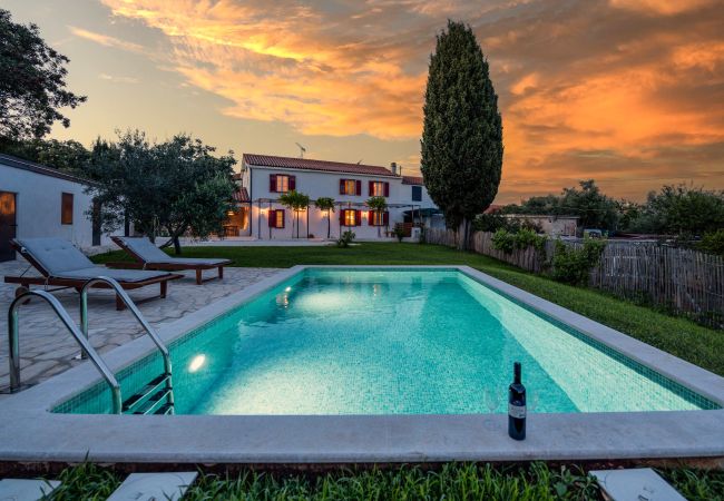 Villa in Peruški - Casa Mirna for 7 people near Pula with sea view & only 2 km from the sea Villa in Peruški - Casa Mirna for 7 people near Pula with sea view & only 2 km from the sea