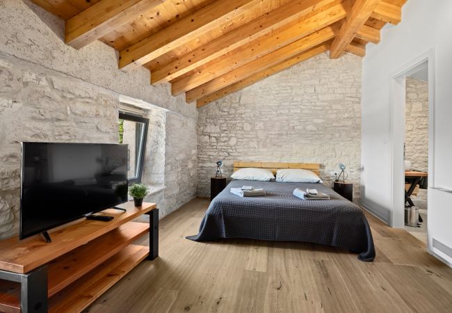 Villa in Butkovici - Casa 42 pet friendly for 9 people in Central Istria with salt - water pool Villa in Butkovici - Casa 42 pet friendly for 9 people in Central Istria with salt - water pool