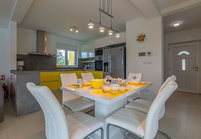 Villa in Svetvincenat - Villa Vita in Central Istria - Ground Floor Villa for 6 People with Heated Pool  Villa in Svetvincenat - Villa Vita in Central Istria - Ground Floor Villa for 6 People with Heated Pool