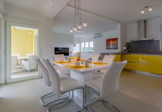 Villa in Svetvincenat - Villa Vita in Central Istria - Ground Floor Villa for 6 People with Heated Pool  Villa in Svetvincenat - Villa Vita in Central Istria - Ground Floor Villa for 6 People with Heated Pool