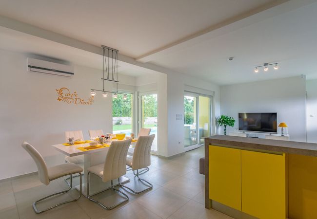 Villa in Svetvincenat - Villa Vita in Central Istria - Ground Floor Villa for 6 People with Heated Pool  Villa in Svetvincenat - Villa Vita in Central Istria - Ground Floor Villa for 6 People with Heated Pool