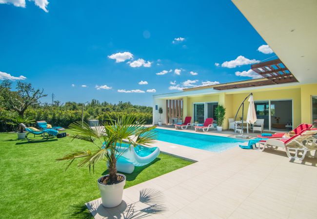 Villa in Svetvincenat - Villa Vita in Central Istria - Ground Floor Villa for 6 People with Heated Pool  Villa in Svetvincenat - Villa Vita in Central Istria - Ground Floor Villa for 6 People with Heated Pool