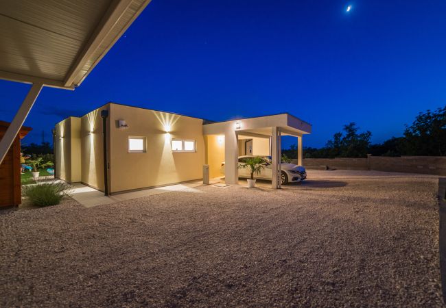 Villa in Svetvincenat - Villa Vita in Central Istria - Ground Floor Villa for 6 People with Heated Pool  Villa in Svetvincenat - Villa Vita in Central Istria - Ground Floor Villa for 6 People with Heated Pool