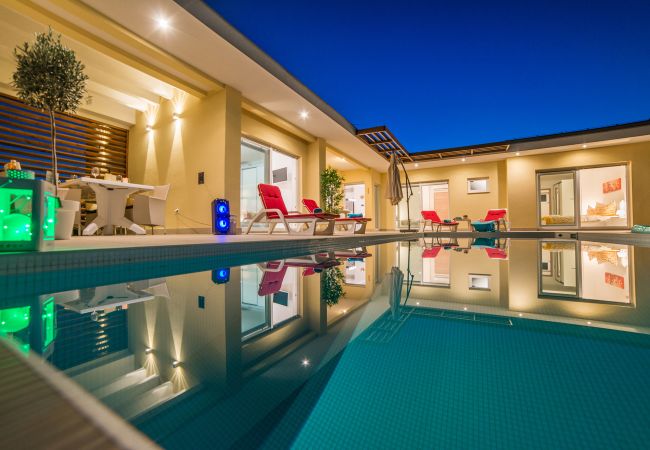 Villa in Svetvincenat - Villa Vita in Central Istria - Ground Floor Villa for 6 People with Heated Pool  Villa in Svetvincenat - Villa Vita in Central Istria - Ground Floor Villa for 6 People with Heated Pool