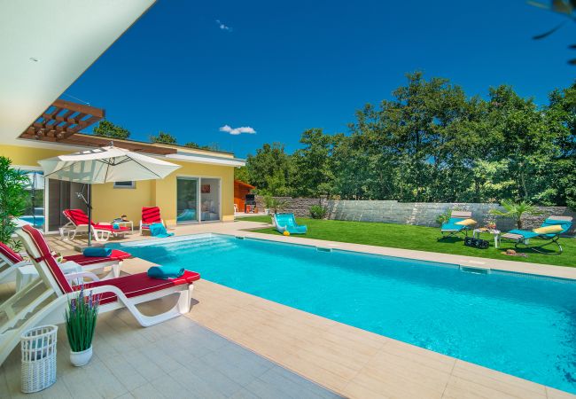 Villa in Svetvincenat - Villa Vita in Central Istria - Ground Floor Villa for 6 People with Heated Pool  Villa in Svetvincenat - Villa Vita in Central Istria - Ground Floor Villa for 6 People with Heated Pool