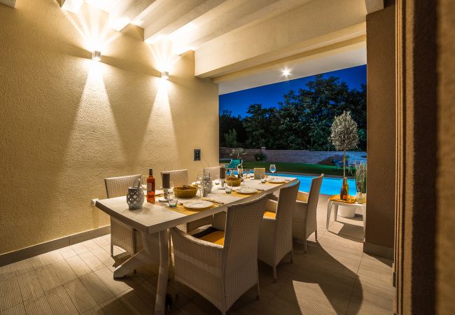 Villa in Svetvincenat - Villa Vita in Central Istria - Ground Floor Villa for 6 People with Heated Pool  Villa in Svetvincenat - Villa Vita in Central Istria - Ground Floor Villa for 6 People with Heated Pool