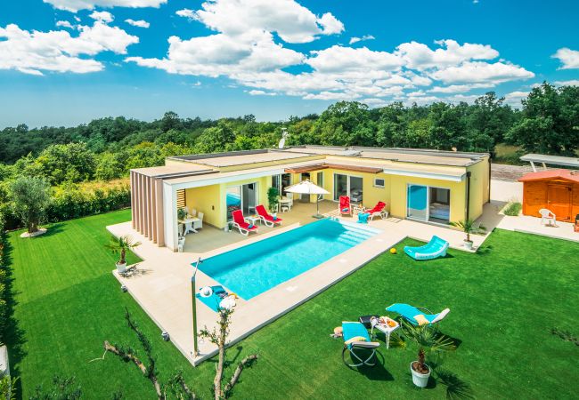 Villa in Svetvincenat - Villa Vita in Central Istria - Ground Floor Villa for 6 People with Heated Pool  Villa in Svetvincenat - Villa Vita in Central Istria - Ground Floor Villa for 6 People with Heated Pool