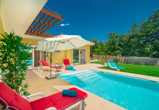 Villa in Svetvincenat - Villa Vita in Central Istria - Ground Floor Villa for 6 People with Heated Pool  Villa in Svetvincenat - Villa Vita in Central Istria - Ground Floor Villa for 6 People with Heated Pool