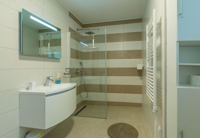 Villa in Svetvincenat - Villa Vita in Central Istria - Ground Floor Villa for 6 People with Heated Pool  Villa in Svetvincenat - Villa Vita in Central Istria - Ground Floor Villa for 6 People with Heated Pool