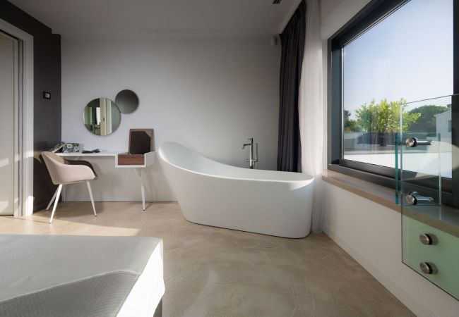 Villa in Banjole - Villa Lucy Banjole for 12 people near Medulin with heated indoor pool & spa just 400 meters from the beach Villa in Banjole - Villa Lucy Banjole for 12 people near Medulin with heated indoor pool & spa just 400 meters from the beach