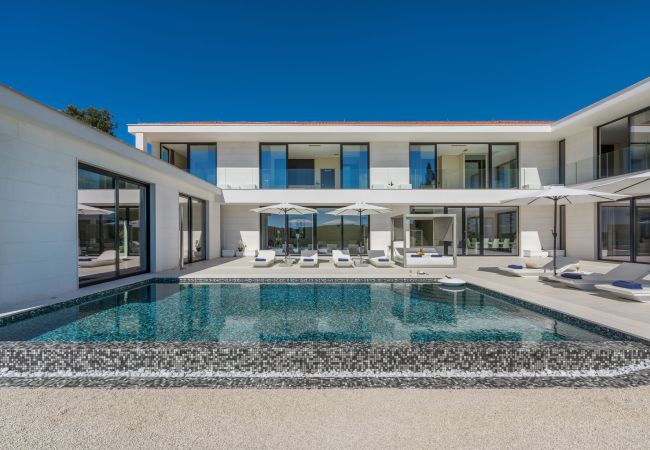 Villa in Vrsar - Luxury Villa La Reina for 10 people only 20 meters from the sea with wellness & heated pool near Poreč Villa in Vrsar - Luxury Villa La Reina for 10 people only 20 meters from the sea with wellness & heated pool near Poreč