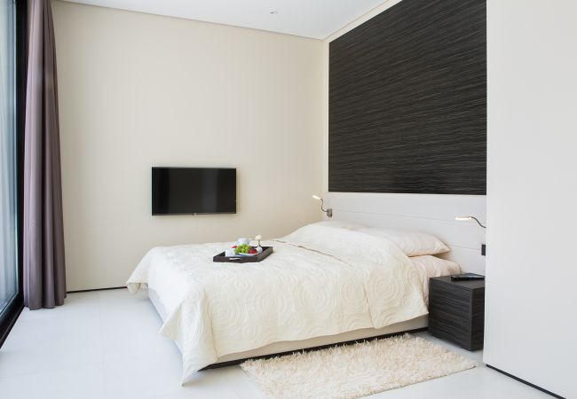 Villa in Vrsar - Luxury Villa La Reina for 10 people only 20 meters from the sea with wellness & heated pool near Poreč Villa in Vrsar - Luxury Villa La Reina for 10 people only 20 meters from the sea with wellness & heated pool near Poreč