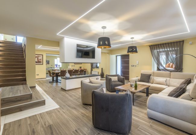 Villa in Brtonigla - Villa LV near Novigrad for 8 people spa & children playground only 1.5 km from beach Villa in Brtonigla - Villa LV near Novigrad for 8 people spa & children playground only 1.5 km from beach