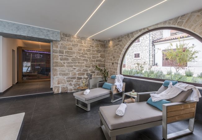 Villa in Brtonigla - Villa LV near Novigrad for 8 people spa & children playground only 1.5 km from beach Villa in Brtonigla - Villa LV near Novigrad for 8 people spa & children playground only 1.5 km from beach