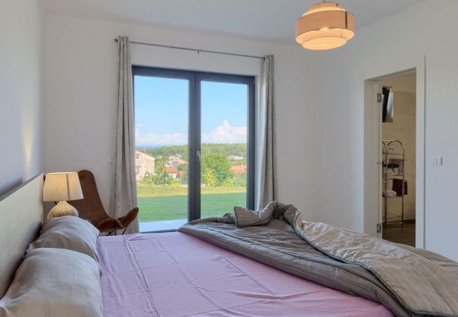 Villa in Vintijan - Villa Lia for 6 people near Pula with children playground and private pool Villa in Vintijan - Villa Lia for 6 people near Pula with children playground and private pool