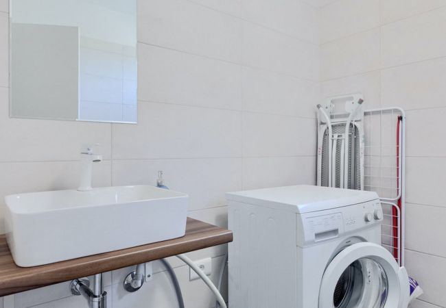 Villa in Vintijan - Villa Lia for 6 people near Pula with children playground and private pool Villa in Vintijan - Villa Lia for 6 people near Pula with children playground and private pool