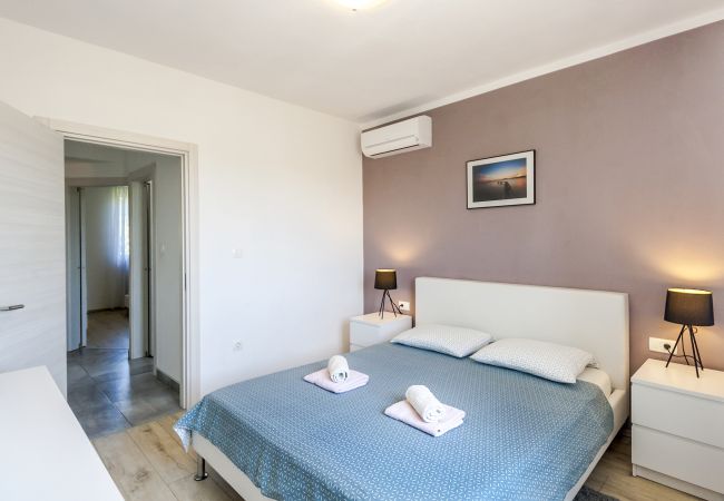 Villa in Marcana - Holiday House Gortan for 7 people near Pula with children playground and heated pool - pet friendly Villa in Marcana - Holiday House Gortan for 7 people near Pula with children playground and heated pool - pet friendly
