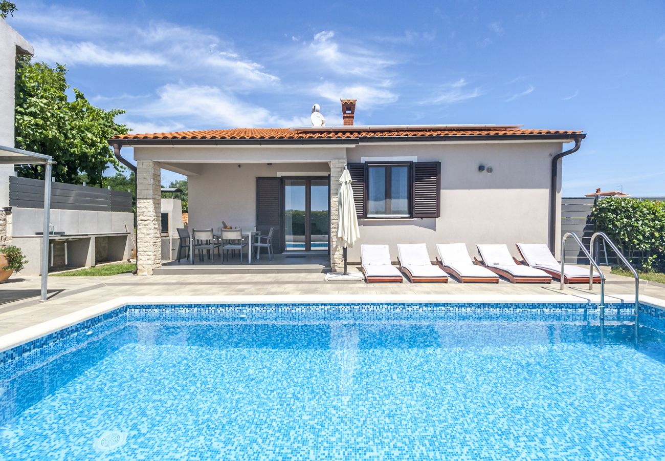 Villa in Marcana - Holiday House Gortan for 7 people near Pula with children playground and private pool - pet friendly