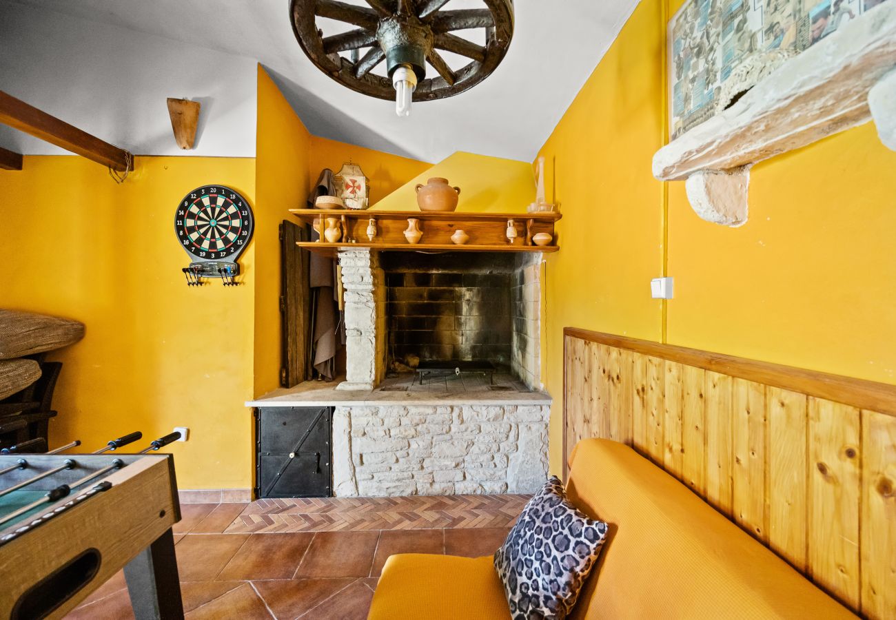 Villa in Marcana - Villa Sole Istria near Pula for 7 people with jacuzzi and children playground