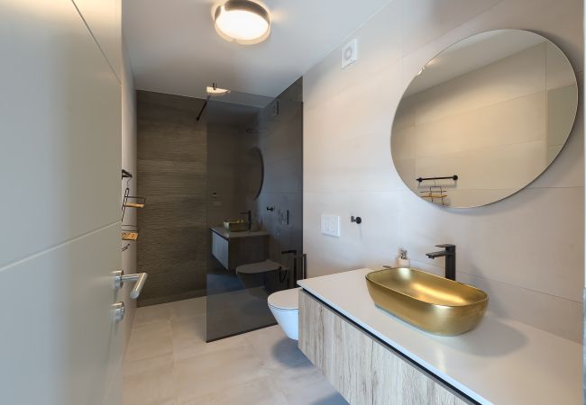 Villa in Štinjan - Villa Loreta near Fažana for 7 + 1 people with luxury private jacuzzi only 600 meters from sea Villa in Štinjan - Villa Loreta near Fažana for 7 + 1 people with luxury private jacuzzi only 600 meters from sea