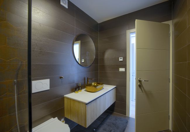 Villa in Štinjan - Villa Loreta near Fažana for 7 + 1 people with luxury private jacuzzi only 600 meters from sea Villa in Štinjan - Villa Loreta near Fažana for 7 + 1 people with luxury private jacuzzi only 600 meters from sea