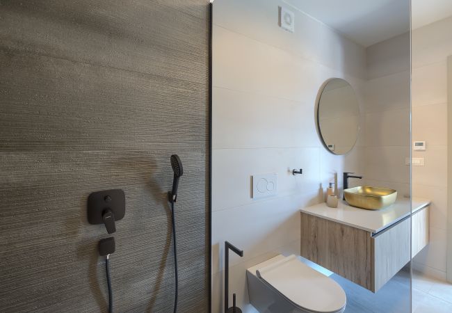 Villa in Štinjan - Villa Loreta near Fažana for 7 + 1 people with luxury private jacuzzi only 600 meters from sea Villa in Štinjan - Villa Loreta near Fažana for 7 + 1 people with luxury private jacuzzi only 600 meters from sea