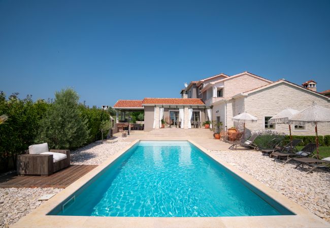 Villa in Višnjan - Villa Moonlight 2 for 12  persons near Poreč with private heated pool - 45 m2 & playground Villa in Višnjan - Villa Moonlight 2 for 12  persons near Poreč with private heated pool - 45 m2 & playground