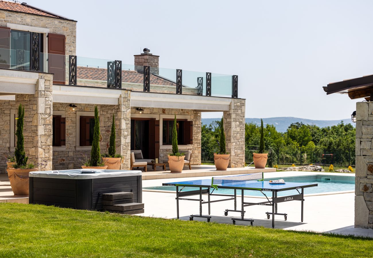 Villa in Hrboki - Villa Antea for 10 people near Barban with heated pool 75 m2 - welness & large garden