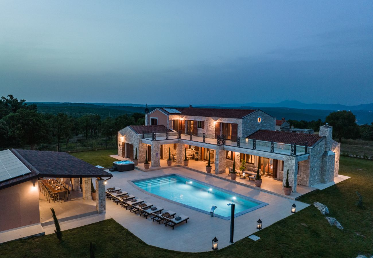 Villa in Hrboki - Villa Antea for 10 people near Barban with heated pool 75 m2 - welness & large garden