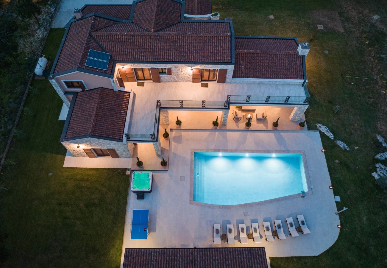 Villa in Hrboki - Villa Antea for 10 people near Barban with heated pool 75 m2 - welness & large garden