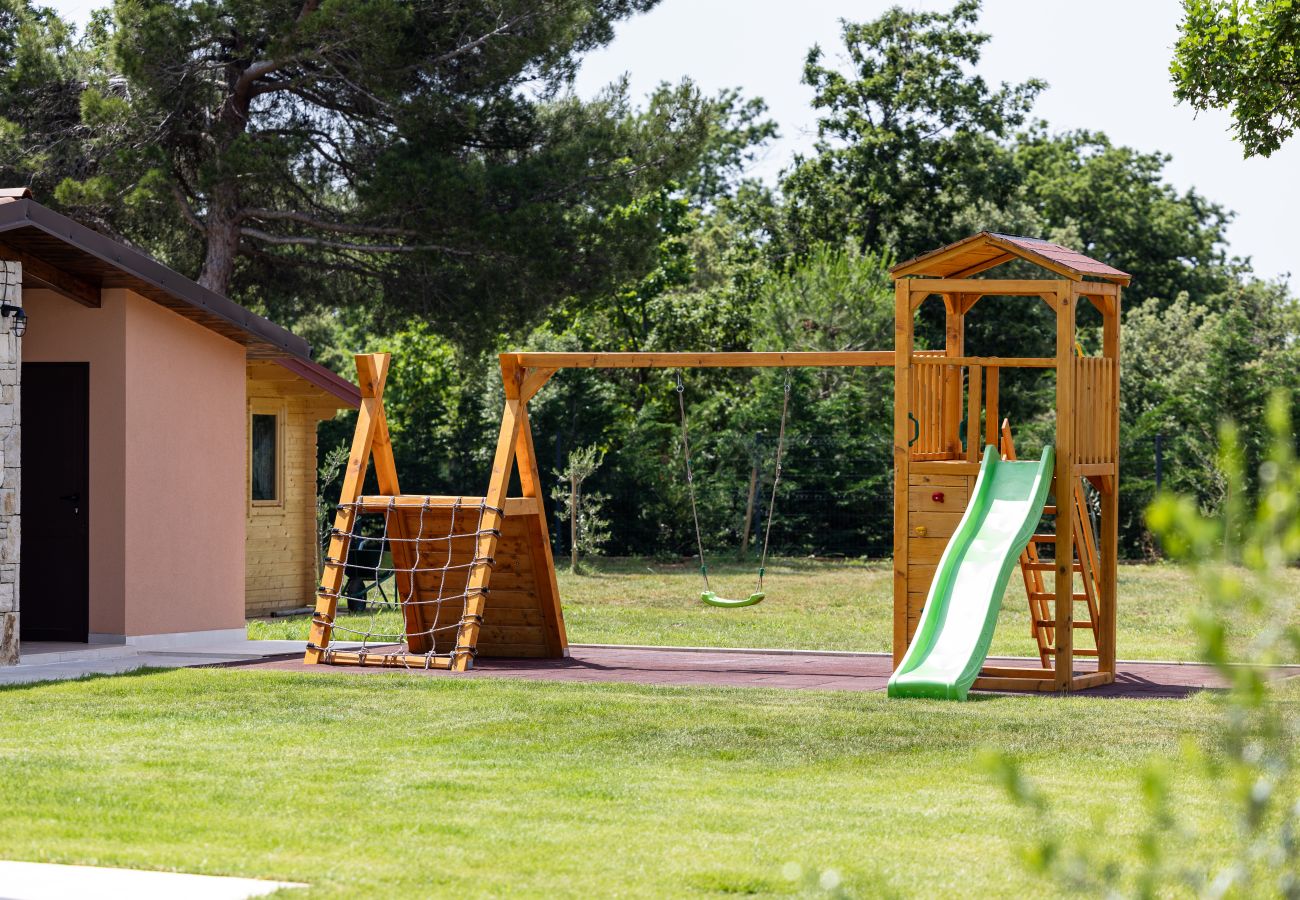 Villa in Hrboki - Villa Antea for 10 people near Barban with heated pool 75 m2 - welness & large garden