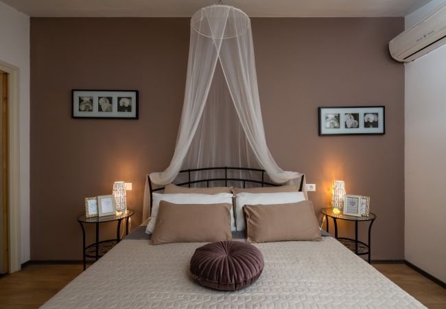 Villa in Krnica - Villa Laura Krnica near Pula for 8 people - pet friendly with children playground Villa in Krnica - Villa Laura Krnica near Pula for 8 people - pet friendly with children playground