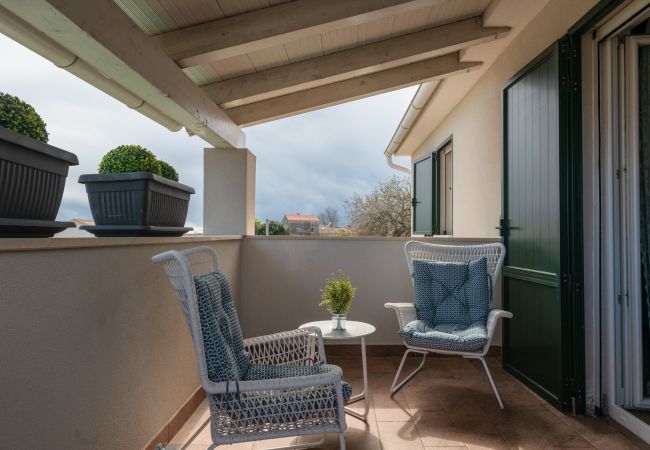 Villa in Krnica - Villa Laura Krnica near Pula for 8 people - pet friendly with children playground Villa in Krnica - Villa Laura Krnica near Pula for 8 people - pet friendly with children playground