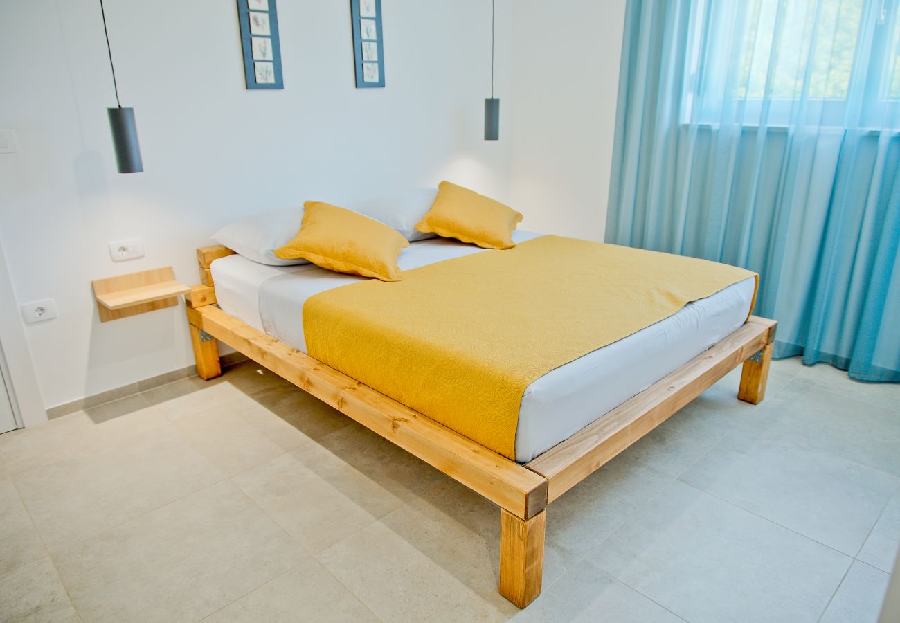 Villa in Želiski - Villa Bateli for 8 people in Central Istria with children playground, jacuzzi and salt-water private pool