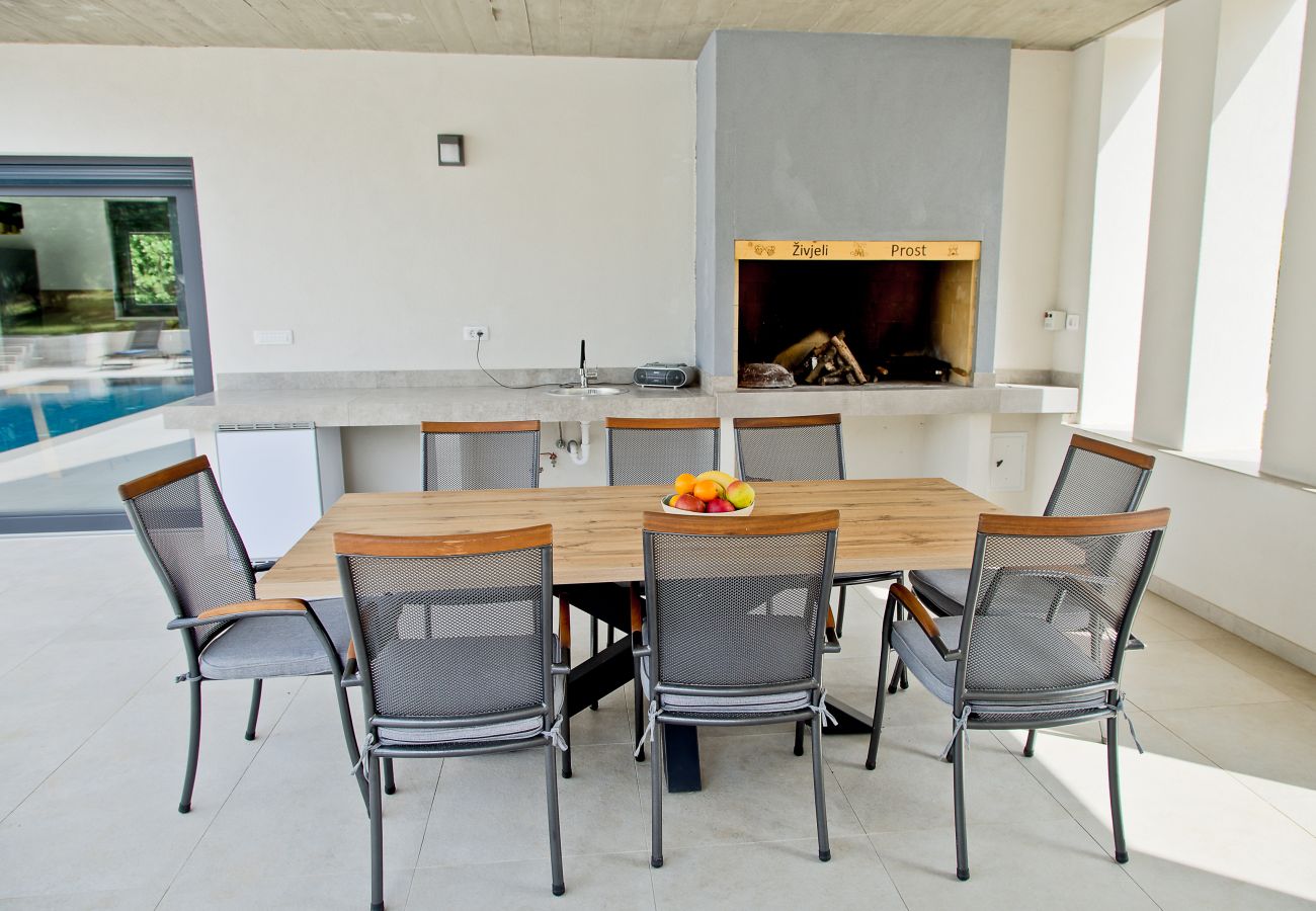Villa in Želiski - Villa Bateli for 8 people in Central Istria with children playground, jacuzzi and salt-water private pool