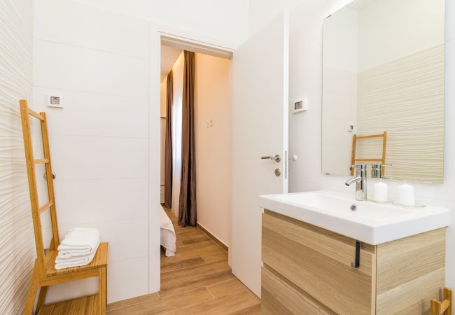 Villa in Pula - Villa Casa L for 10 people near Pula with heated salt - water pool and pet friendly Villa in Pula - Villa Casa L for 10 people near Pula with heated salt - water pool and pet friendly