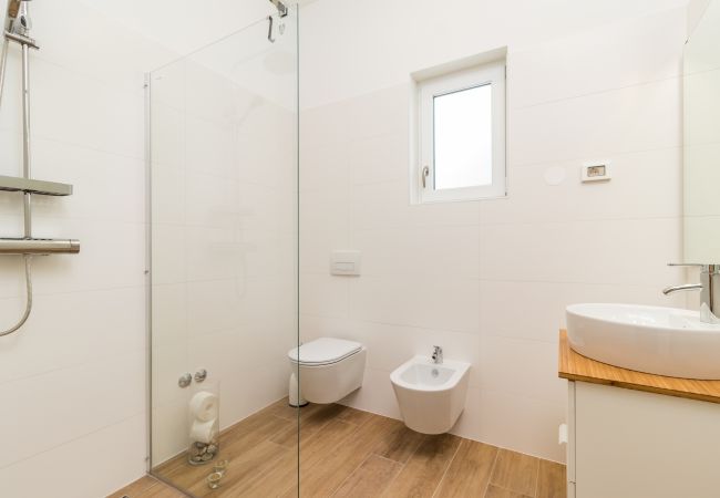Villa in Pula - Villa Casa L for 10 people near Pula with heated salt - water pool and pet friendly Villa in Pula - Villa Casa L for 10 people near Pula with heated salt - water pool and pet friendly
