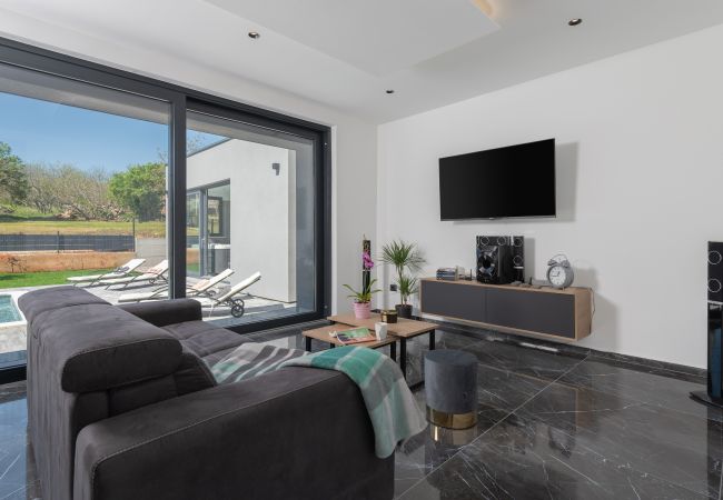 Villa in Sveta Nedelja - Villa Alison Deluxe for 4 + 2 near Labin - Rabac with heated pool & spa Villa in Sveta Nedelja - Villa Alison Deluxe for 4 + 2 near Labin - Rabac with heated pool & spa