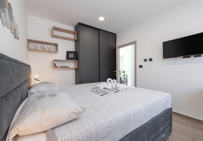 Villa in Sveta Nedelja - Villa Alison Deluxe for 4 + 2 near Labin - Rabac with heated pool & spa Villa in Sveta Nedelja - Villa Alison Deluxe for 4 + 2 near Labin - Rabac with heated pool & spa