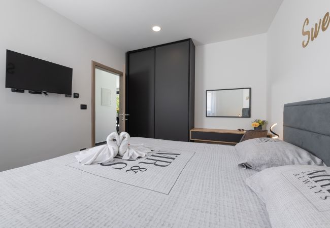 Villa in Sveta Nedelja - Villa Alison Deluxe for 4 + 2 near Labin - Rabac with heated pool & spa Villa in Sveta Nedelja - Villa Alison Deluxe for 4 + 2 near Labin - Rabac with heated pool & spa