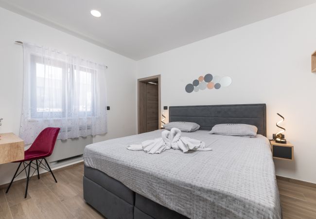 Villa in Sveta Nedelja - Villa Alison Deluxe for 4 + 2 near Labin - Rabac with heated pool & spa Villa in Sveta Nedelja - Villa Alison Deluxe for 4 + 2 near Labin - Rabac with heated pool & spa