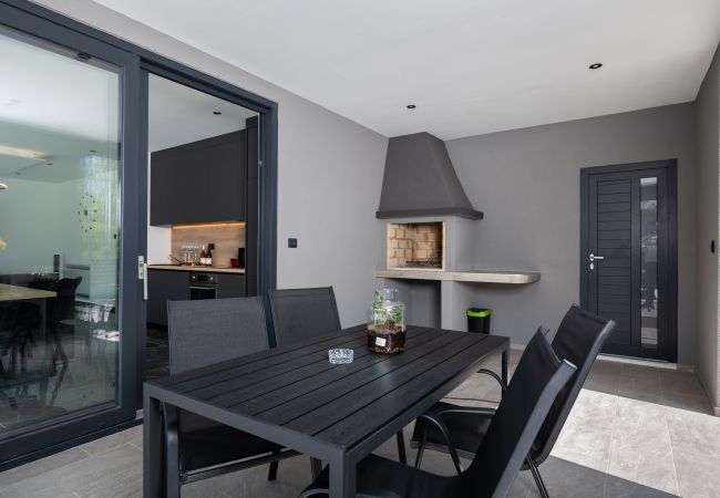 Villa in Sveta Nedelja - Villa Alison Deluxe for 4 + 2 near Labin - Rabac with heated pool & spa Villa in Sveta Nedelja - Villa Alison Deluxe for 4 + 2 near Labin - Rabac with heated pool & spa