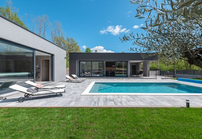 Villa in Sveta Nedelja - Villa Alison Deluxe for 4 + 2 near Labin - Rabac with heated pool & spa Villa in Sveta Nedelja - Villa Alison Deluxe for 4 + 2 near Labin - Rabac with heated pool & spa