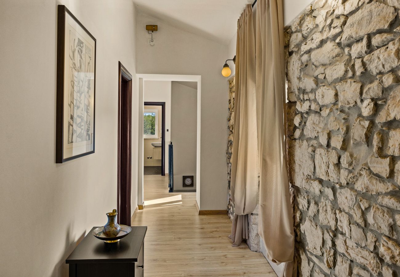 Villa in Labin - Charming Villa Antoana for families and kids in Labin - Rabac with children playground & private pool