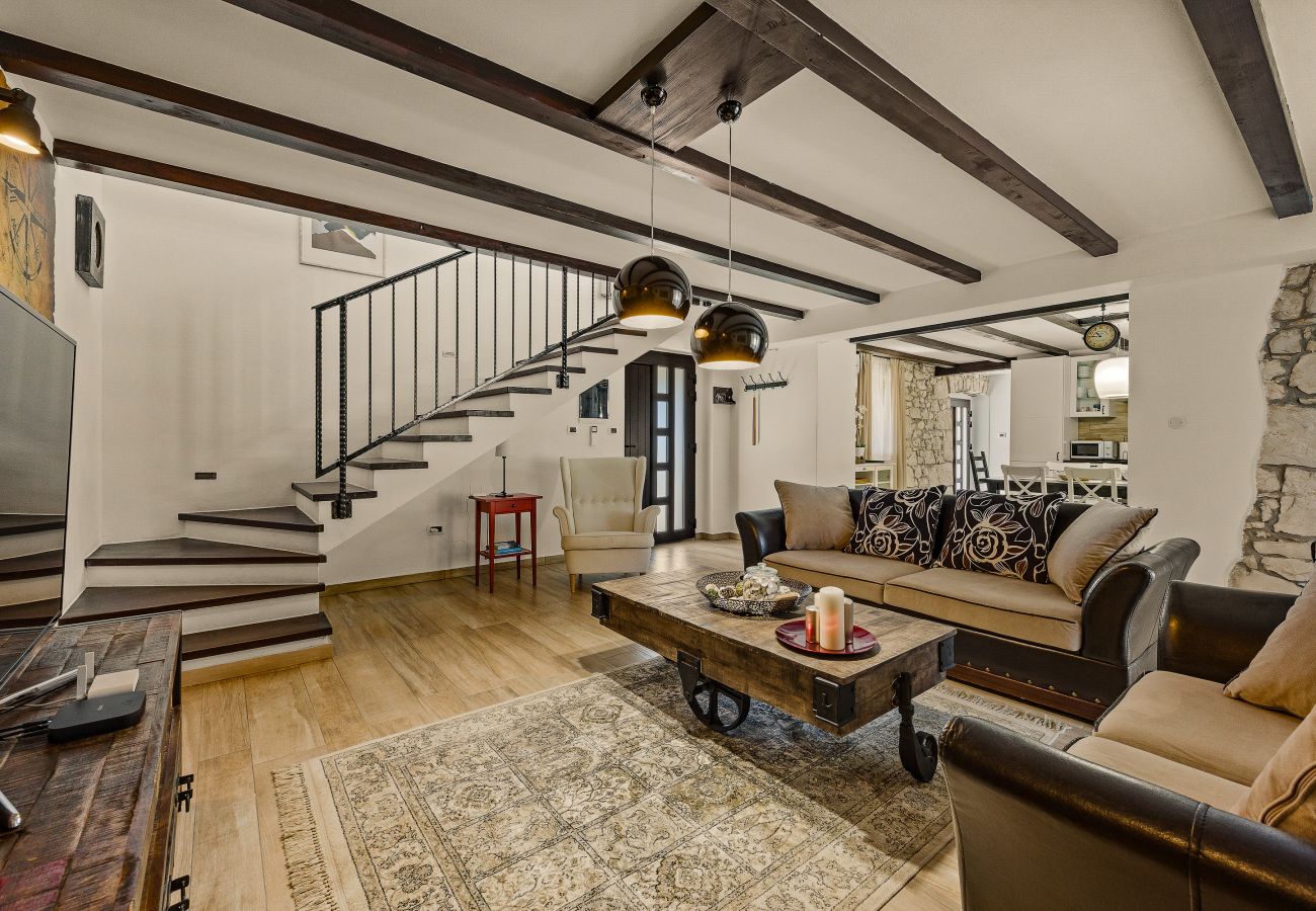 Villa in Labin - Charming Villa Antoana for families and kids in Labin - Rabac with children playground & private pool