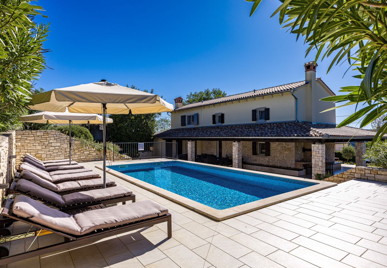 Villa in Labin - Charming Villa Antoana for families and kids in Labin - Rabac with children playground & private pool