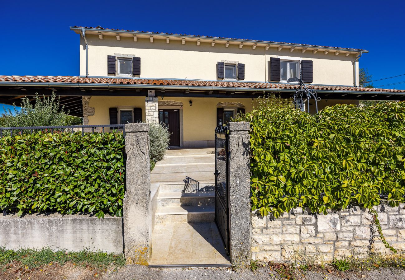 Villa in Labin - Charming Villa Antoana for families and kids in Labin - Rabac with children playground & private pool