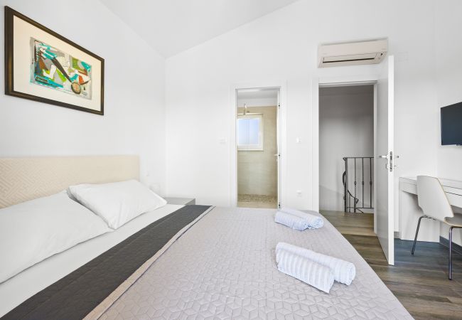 Villa in Medulin - Villa Bosco in Medulin with sea view and private pool only 300 meters from the beach Villa in Medulin - Villa Bosco in Medulin with sea view and private pool only 300 meters from the beach