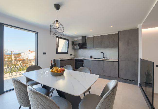 Villa in Štinjan - Villa Meri near Pula for 6 people with heated pool & only 500 m from the beach Villa in Štinjan - Villa Meri near Pula for 6 people with heated pool & only 500 m from the beach
