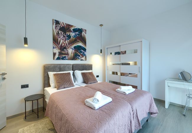 Villa in Štinjan - Villa Meri near Pula for 6 people with heated pool & only 500 m from the beach Villa in Štinjan - Villa Meri near Pula for 6 people with heated pool & only 500 m from the beach